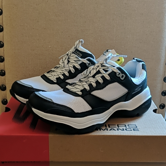 skechers women's mantra ultra forte sneaker